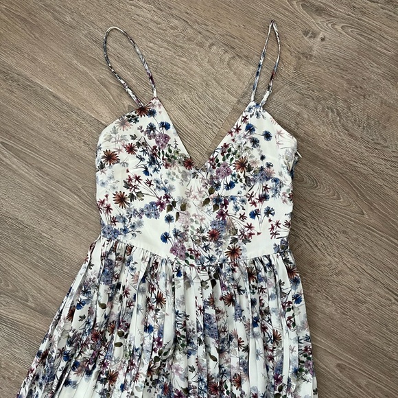 H&M Romantic Pleated Dress - Picture 6 of 11